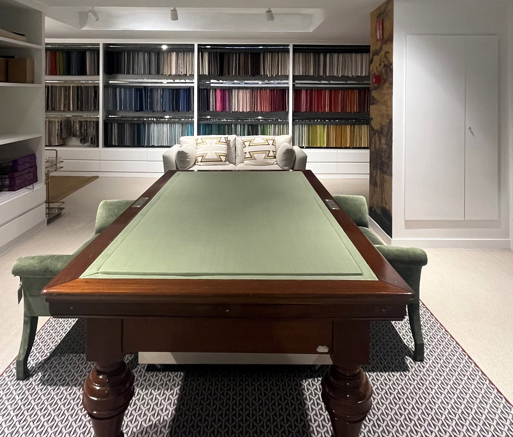 Showroom Taydesa madrid telas papel pintado fermoie liberty zoffany john boyd alcantara